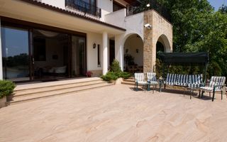 SNAGOV | VILA DE LUX CU 90M DESCHIDERE LA LAC | POZITIE EXCEPTIONALA - Poză 2