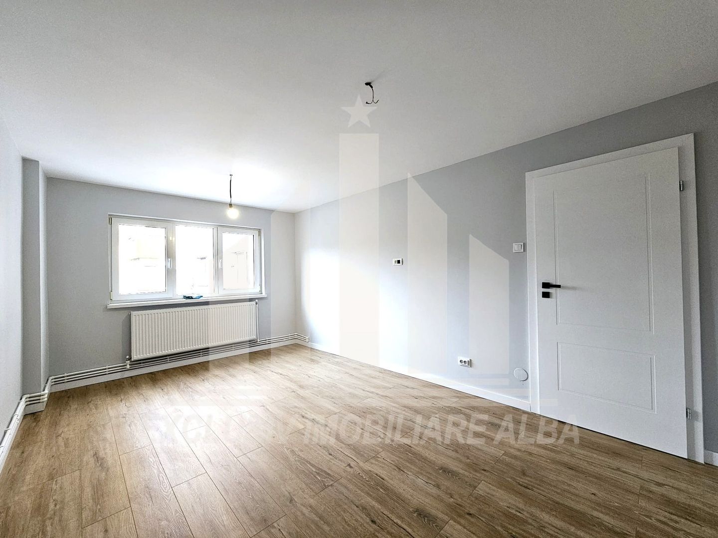 Apartament 3 camere decomandate | 65 mp | Etaj 1 | Cetate - Poză 1