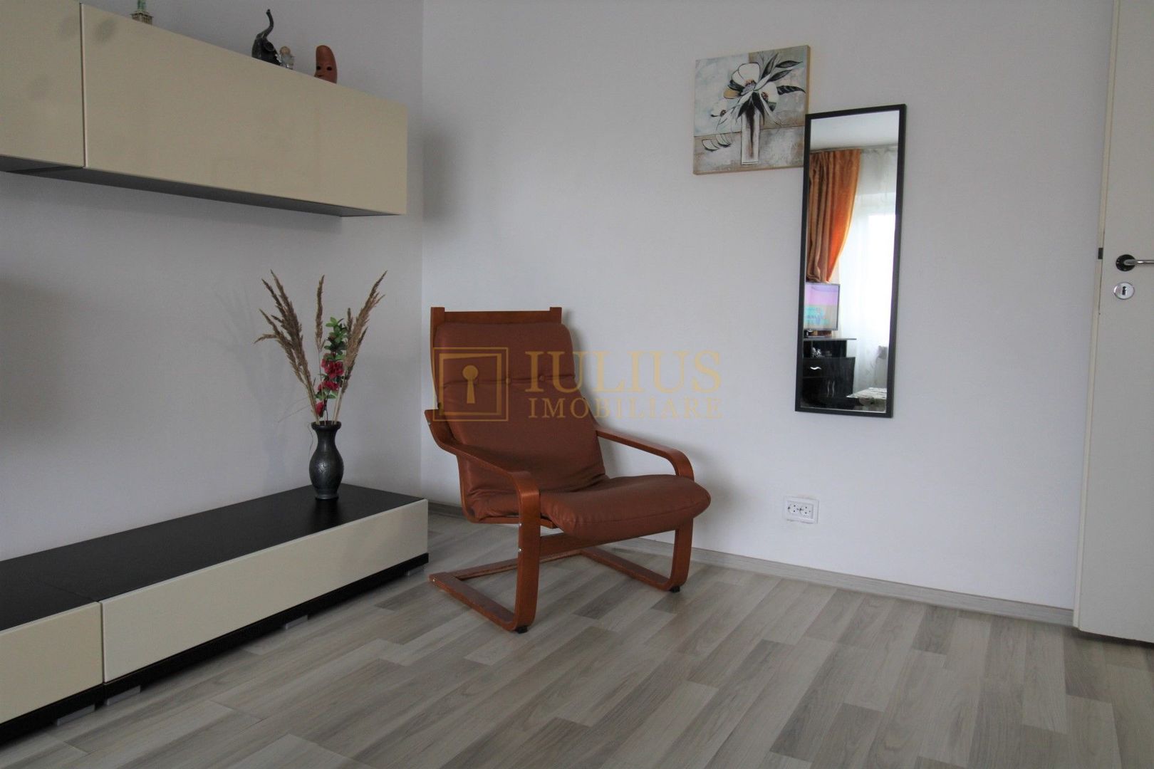 3 camere, decomandat, centrala proprie - Poză 5