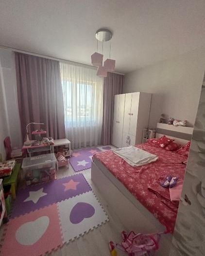 vand  apartament  2 camere utilat si mobilat - Poză 3