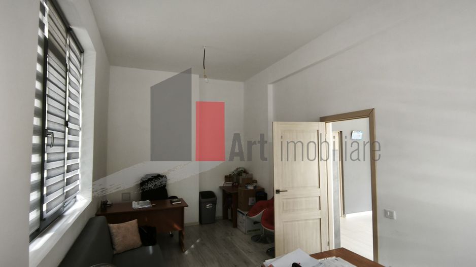 Spațiu ușor acomodabil pentru yoga, beauty salon, braserie sau showroom, 143mp - Poză 3