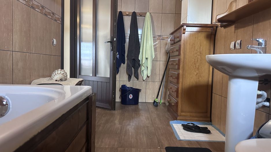 Vanzare casă la poalele Bucegilor!Potential pt. locuinta sau pensiune - Poză 15