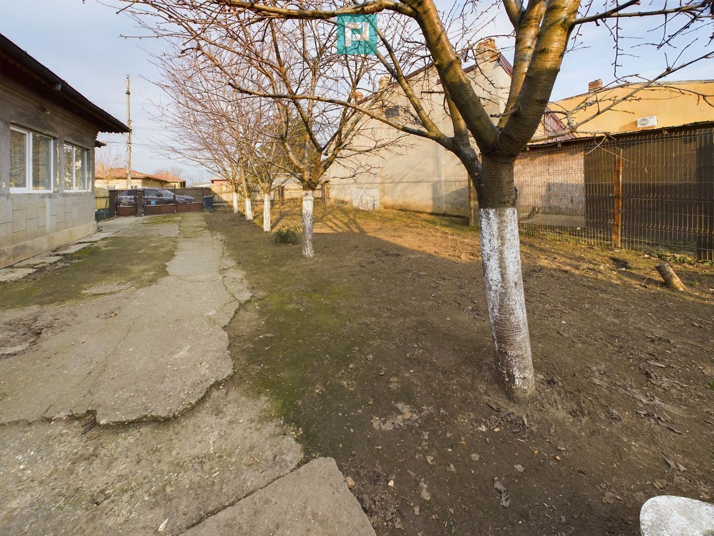 Casa modesta, 2500 mp teren, Domnesti - Poză 8