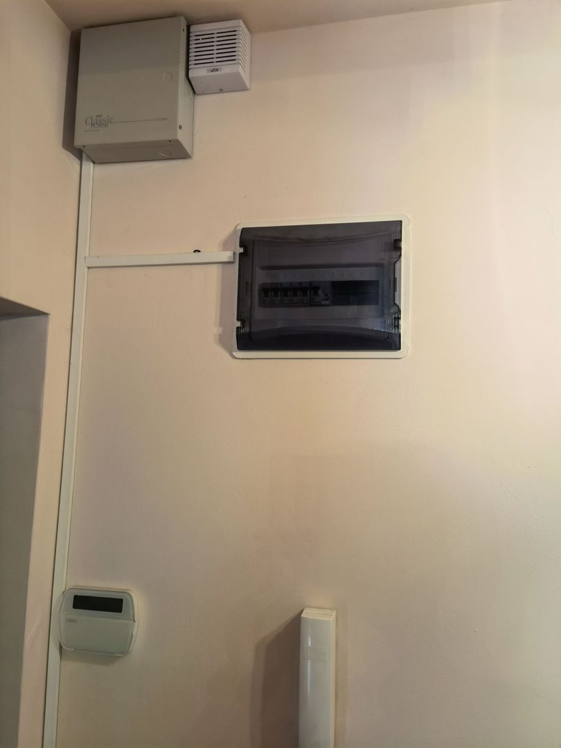 Apartament 2 cam -Birou - Poză 6