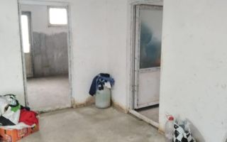 Casa P+1, 200 mp utili,Hala nr 1, 350 mp,Hala nr 2,250 mp,Teren 14000 mp,zona Vladeni,pret negociabil - Poză 2
