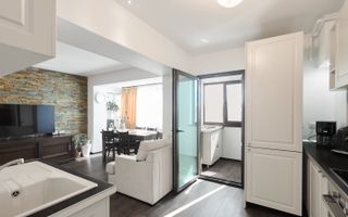 Apartament 3 camere Pitești, zonă Ultracentrala- etaj intermediar - Poză 3