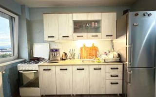 De vanzare apartament cu 2 camere pe strada Mos Ion Roata ! - Poză 4