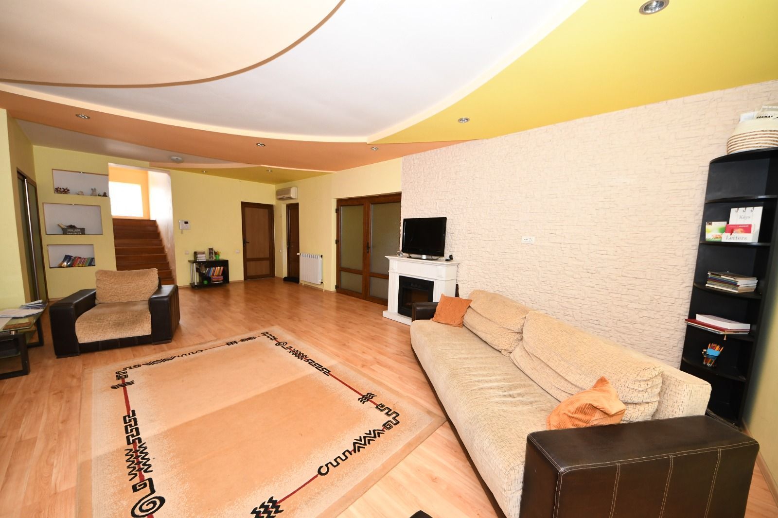 Vila spatioasa, constructie solida, zona micro 17 – Galati - Poză 11