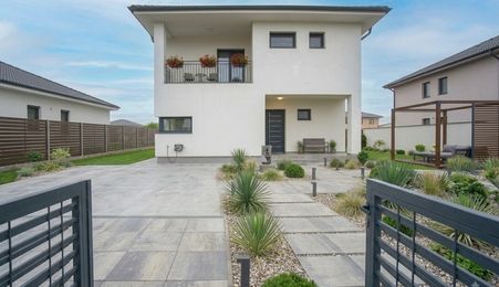 Corunca - Casă Individuală P+1 - 5 Camere (4 Dormitoare) - Teren 490 mp - Semifi