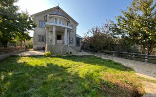 Vânzare, casă în 2 nivele, 8 camere, str. Mihai Eminescu, Cricova - Poză 2