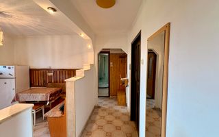 Apartament 2 camere decomandat cu balcon și pivniță în Vasile Aaron - Poză 1