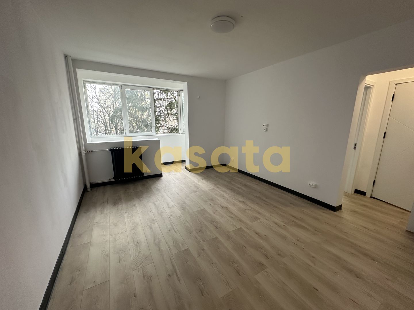 2 Camere | Etaj Intermediar | Renovare 2025 | Instalatii Noi - Poză 1