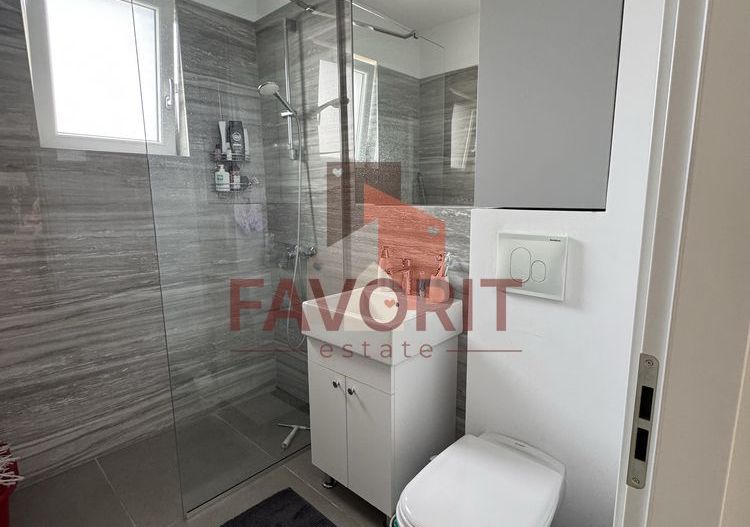 Mobilat si utilat. Pozitie excelenta. Loc de parcare - Poză 7