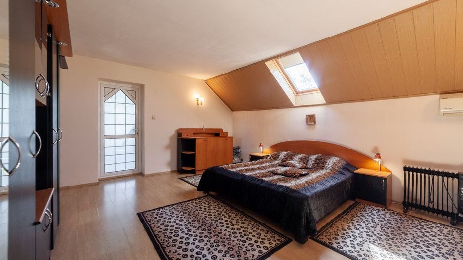 Casa visurilor cu 4000 mp livada roditoare si gradina Darmanesti-Arges - Poză 19