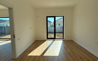 Vile traditionale parter, 3 dormitoare, curte mare, finisaje premium - Poză 10