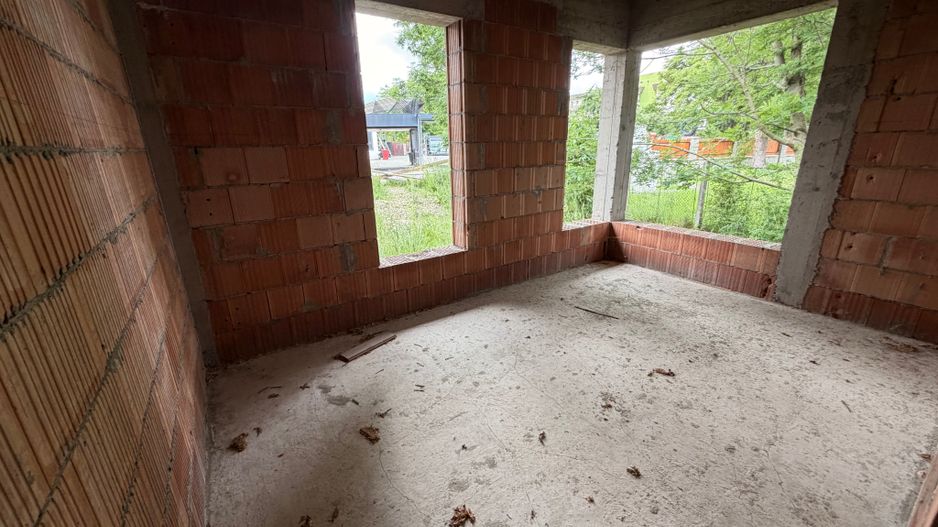 Casă de vânzare 260 mp utili + 1052 mp teren in centrul orasului Covasna - Poză 19