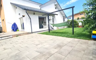 Casa semimobilata semiutilata modern cartier Izvor Tarlungeni Brasov - Poză 17