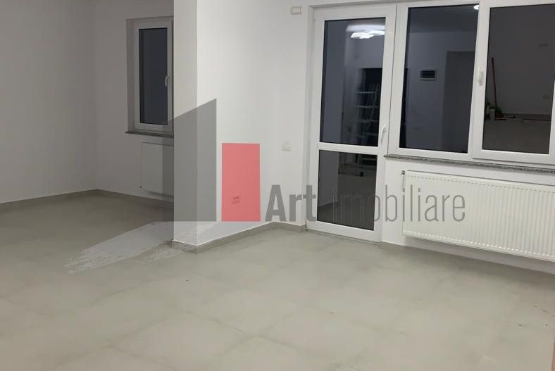 Apartament 3 camere nemobilat Dobroiesti - Poză 2