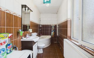 Casă cu 4 camere în Pârneava - Poză 3