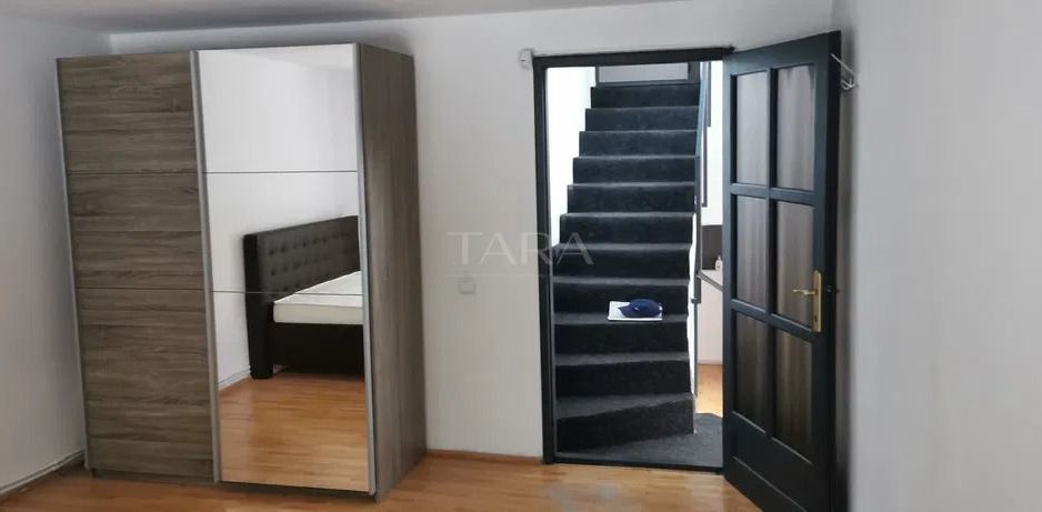 Casă / Vilă cu 4 camere de vânzare în zona Centru - Poză 3