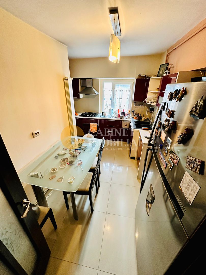 3 Camere Decomandat -  Esplanada Nicolina 1- Bloc 1990 - Poză 9