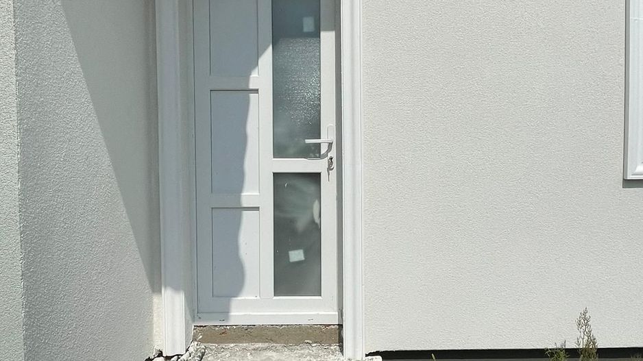 Duplex cu 3 dormitoare pe parter la cheie Mosnita Noua - Poză 7