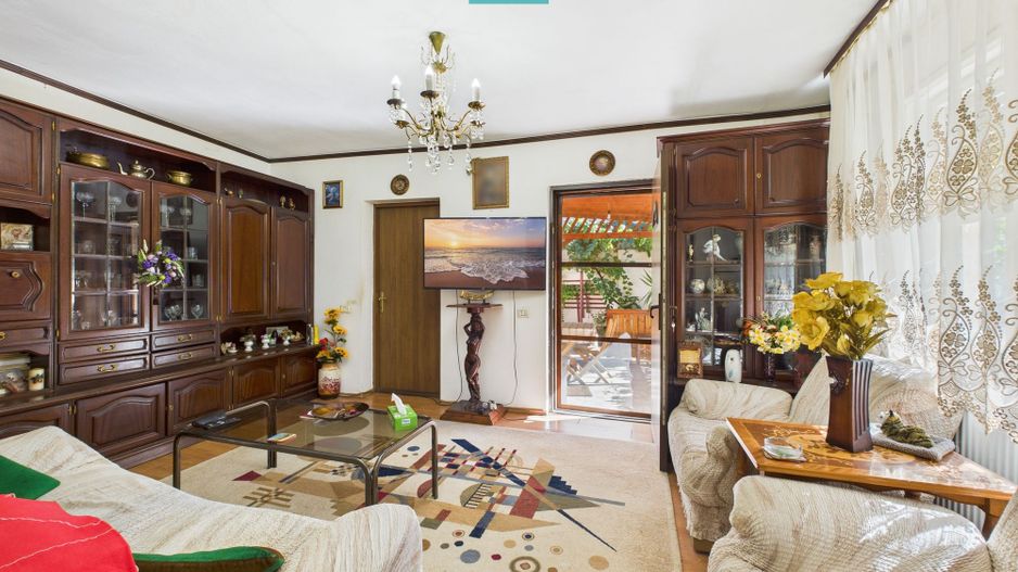 Casa de cărămidă cu 3 camere zona Uta - Poză 1