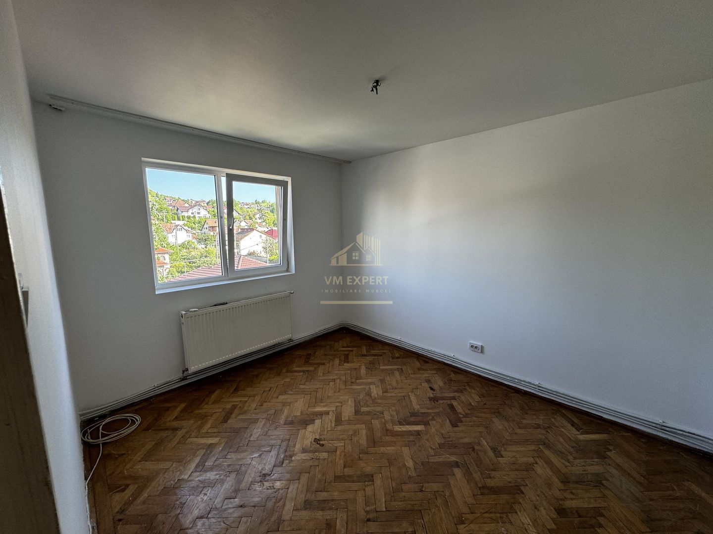 APARTAMENT 2 CAMERE, ETAJ 3, CAMPULUNG, ARGES - Poză 2