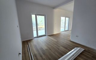 Duplex cu 5 camere despartit prin camera tehnica in Dumbravita - Poză 3