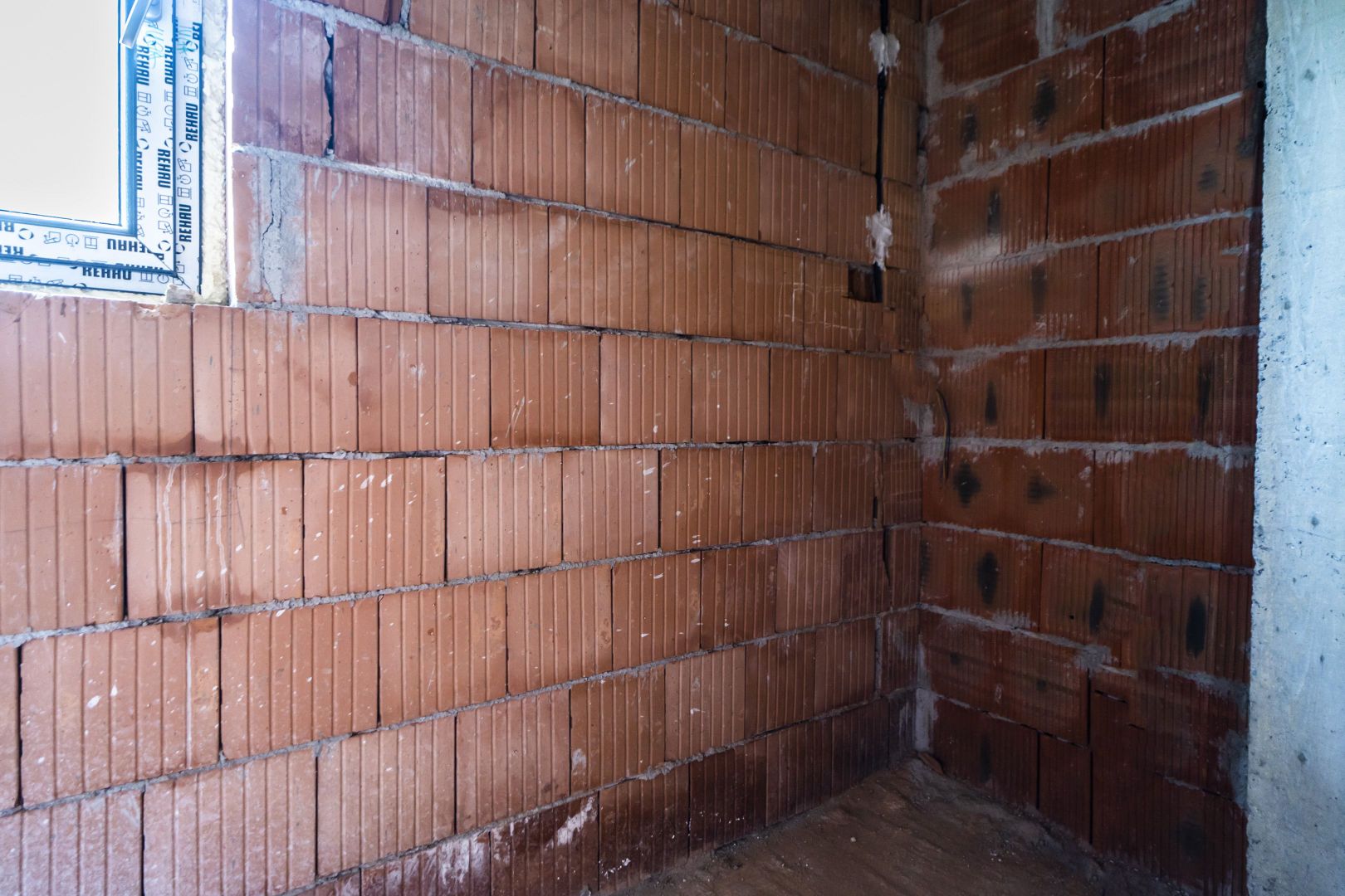 Apartament 3 cam., 2 bai, 2 balc., bloc nou, finisat la cheie, centrala termica - Poză 12
