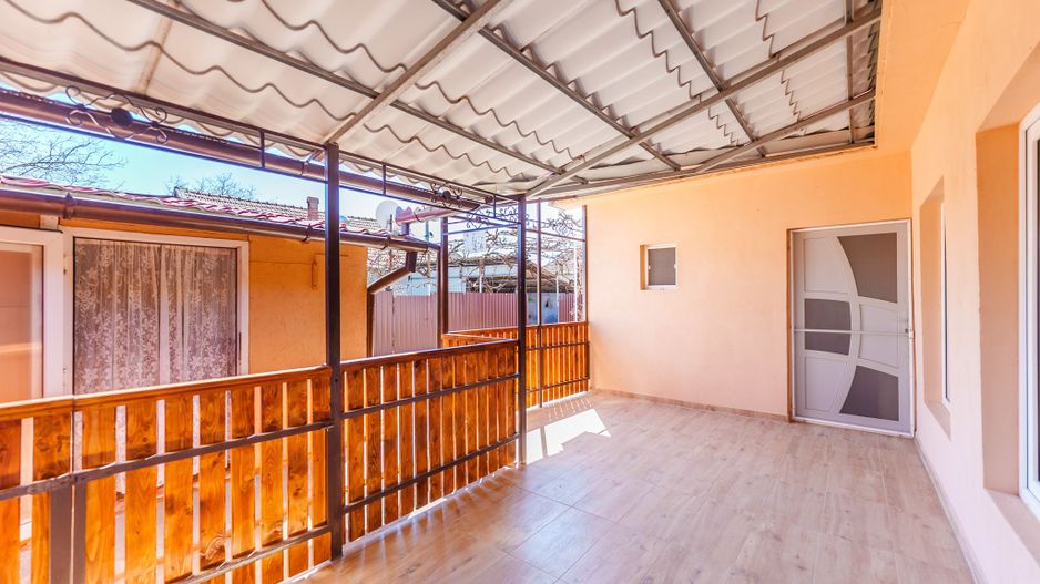 Casă cu grădina în Curtici - Poză 5