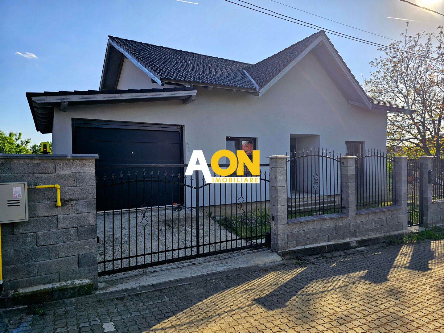 Casa individuala cu 4 camere, toate utilitatile, 500mp teren - Poză 1