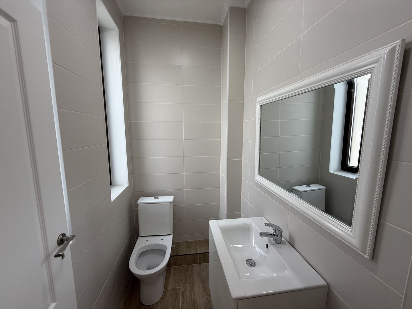 Vila 4 camere cu arhitectura deosebita langa pădure in Corbeanca ! - Poză 9
