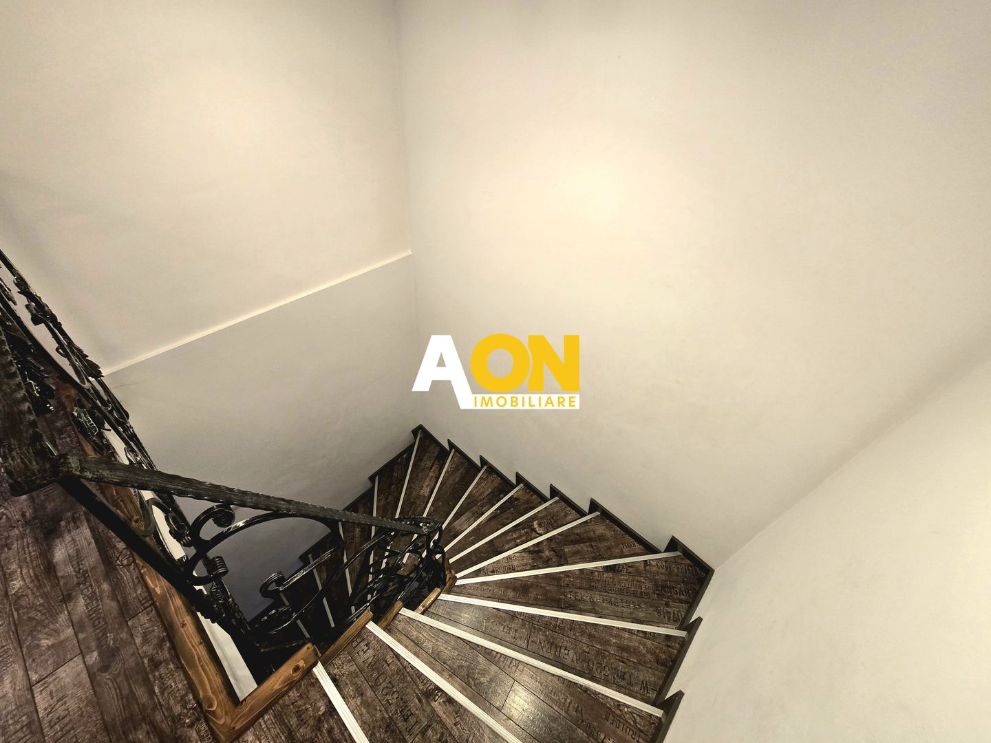 Apartament cu 4 Camere | Scara Interioara | Ultracentral | Terasa - Poză 16