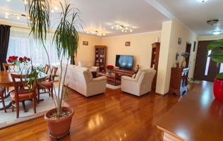 Pretabil office, camin, clinica, invatamant. 3 cai acces in cladire.