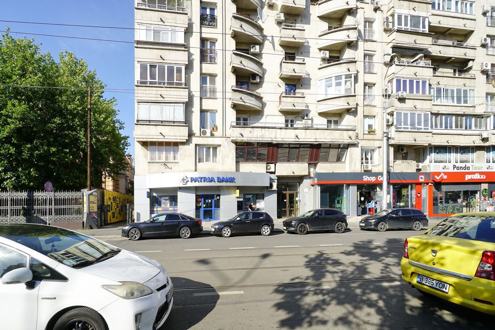 Spatiul comercial 100 mpu str.Sf Vineri colt cu B-dul Corneliu Coposu - Poză 1