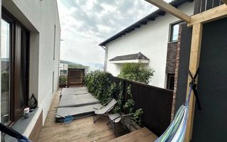 Apartament 3 camere in imobil tip vila, 79 mp, garaj, curte comuna, Gruia - Poză 17