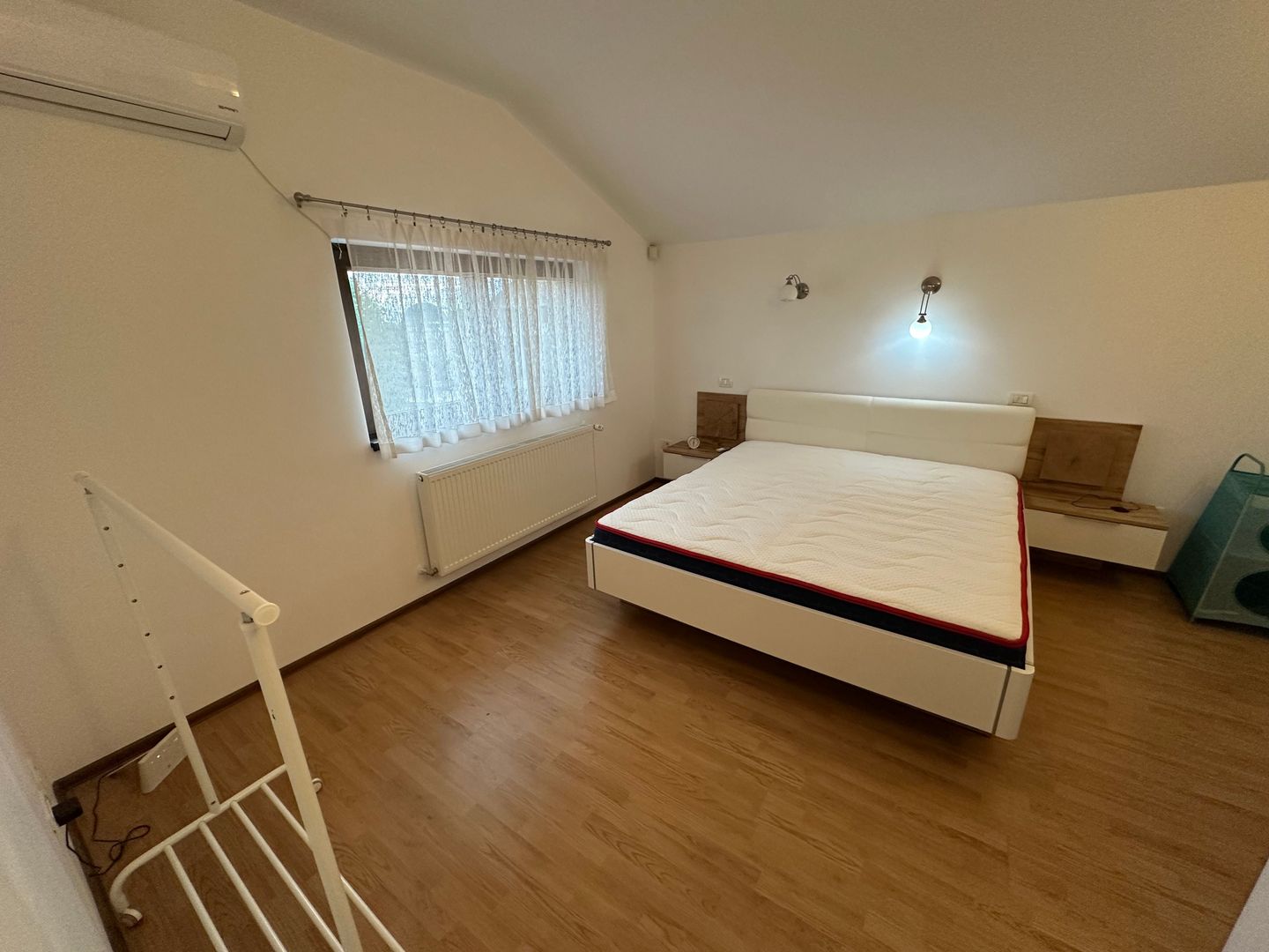 Casă / Vilă cu 4 camere de închiriat în zona Aradului - Poză 24