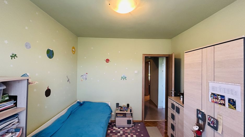 Apartament decomandat, cu 3 camere, 2 bai, 2 balcoane - Zona Strand - Poză 12