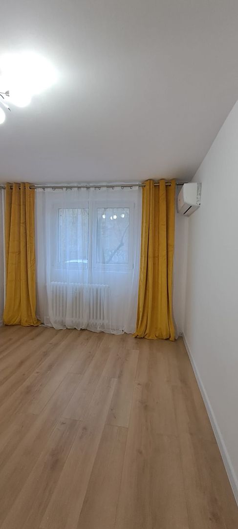 Apartament 2 camere, decomandat, Piata Victoriei, complet renovat, parter. - Poză 1