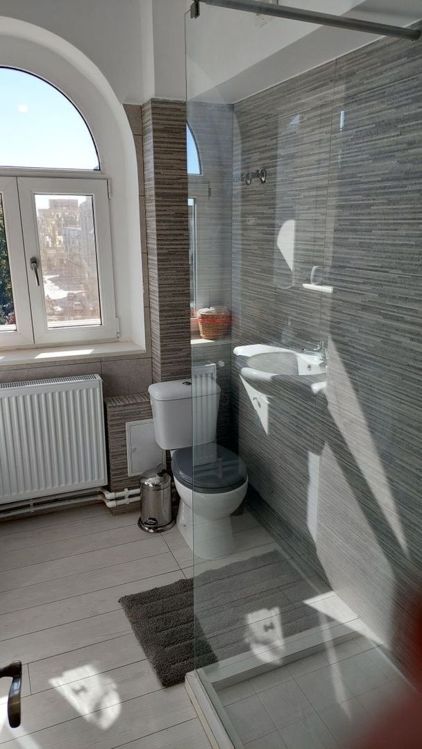 Apartament ultracentral de închiriat - Poză 2