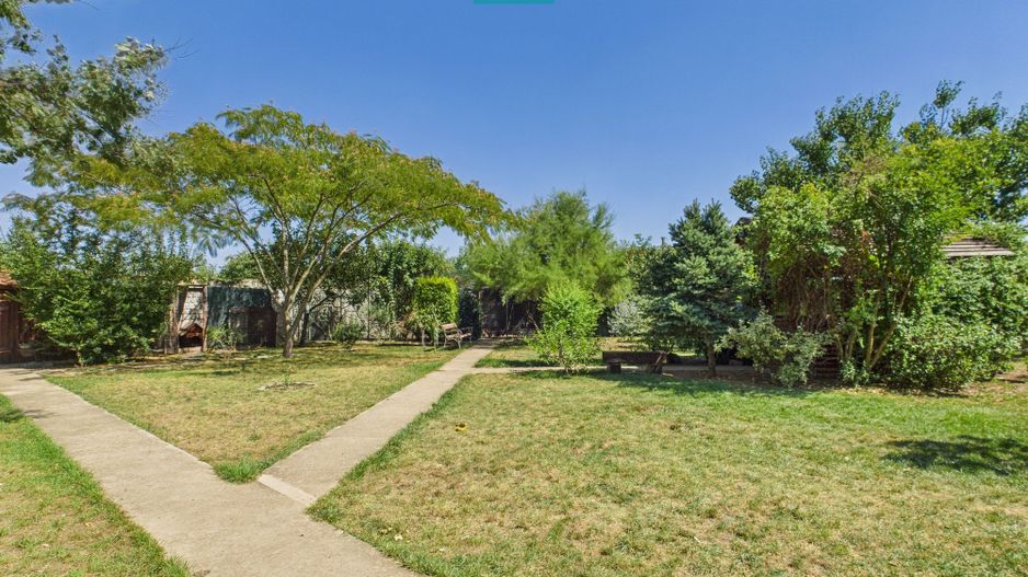 Casă și clădire de apartamente la Orțișoara - Poză 53