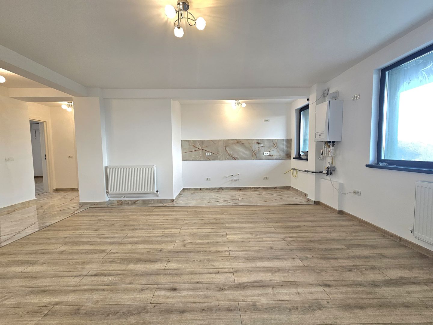 Apartament cu 3 camere de vanzare Ovidiu Constanta parcare inclusa - Poză 1