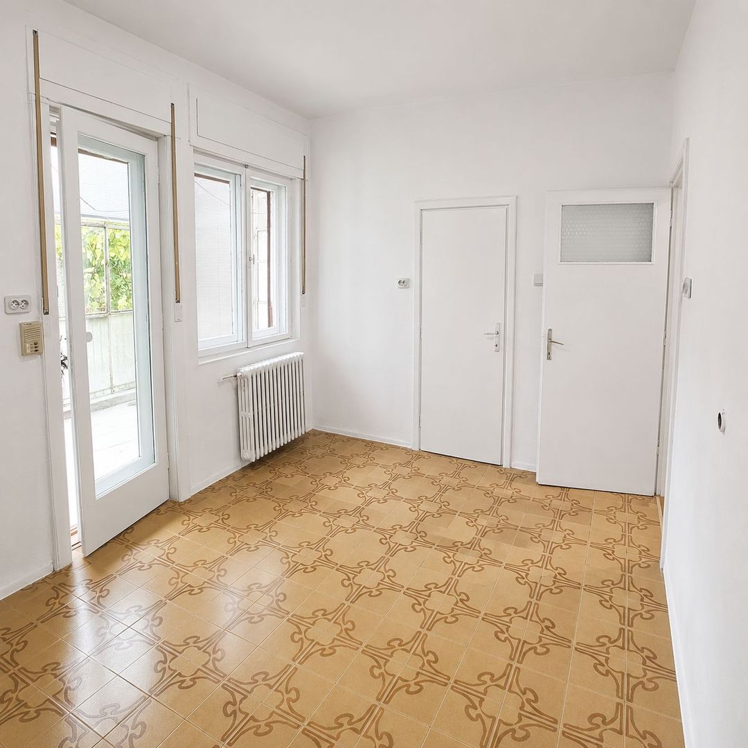 Apartament spațios cu 3 camere, 87 mp utili, 2 garaje, etaj 1 la casă - Poză 5