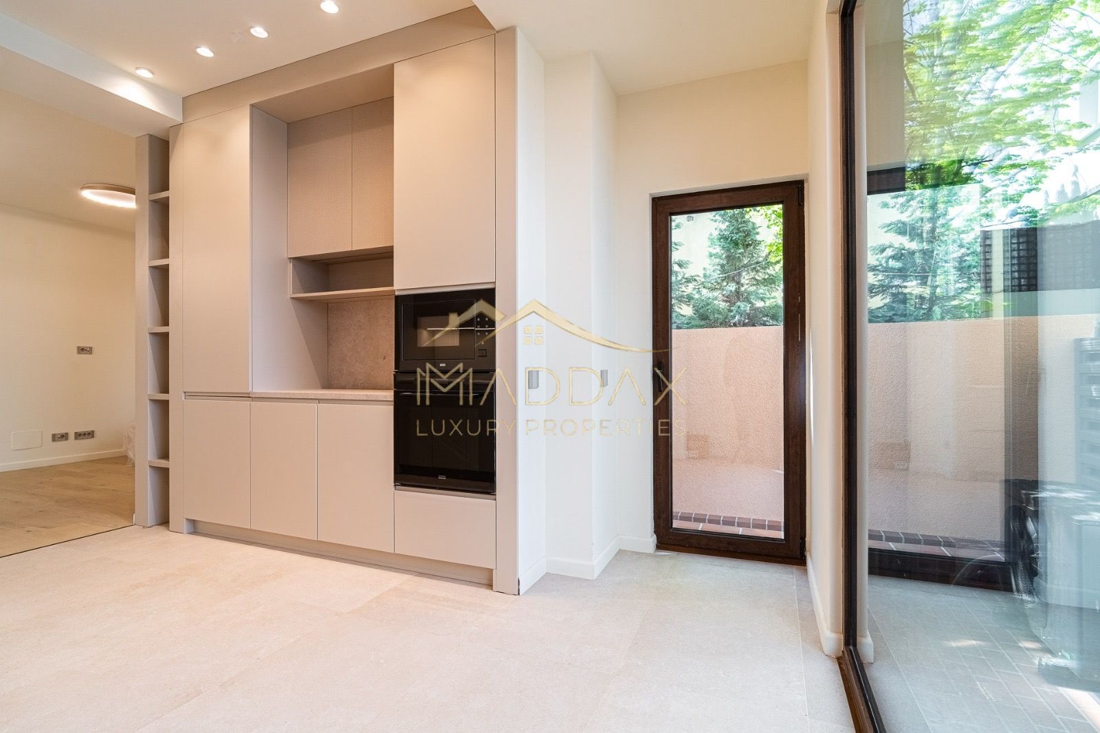 Vila Unica Noua cu 8 camere *300mp* /fotovoltaice si pompa cladura// Dorobanti - Poză 5