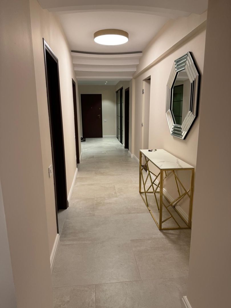 Apartament de 3 Camere  Șoseaua Nordului - Poză 4