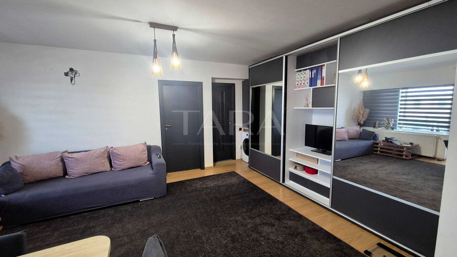 Apartament cu balcon de 6 m, parcare inclusă, zona ultracentrală. - Poză 1