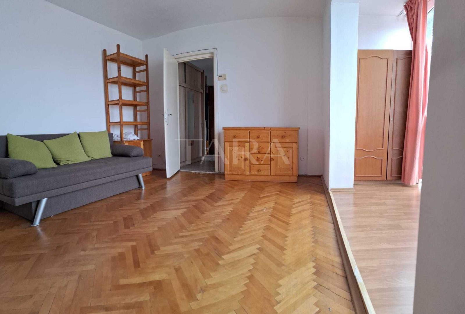Vând Apartament 3 Camere, finisat clasic, personalizabil. - Poză 1