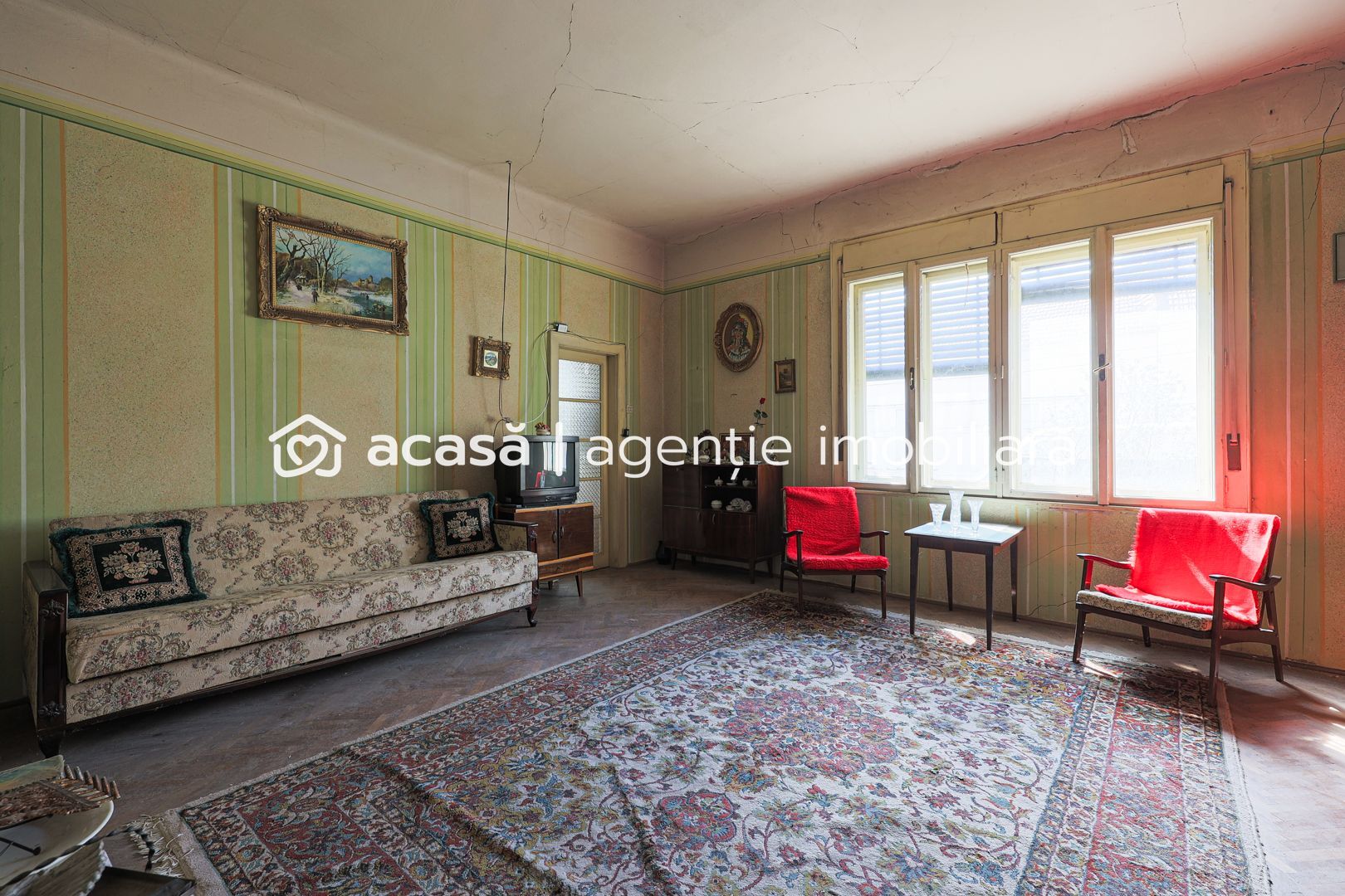 Proprietate REZERVATĂ! Casă din centru în Arad. - Poză 3