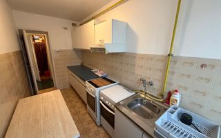 Etaj 2. Centrala termica proprie. Mobilat si utilat - Poză 8